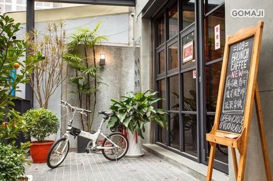 108 House Inn Тайнан Екстериор снимка